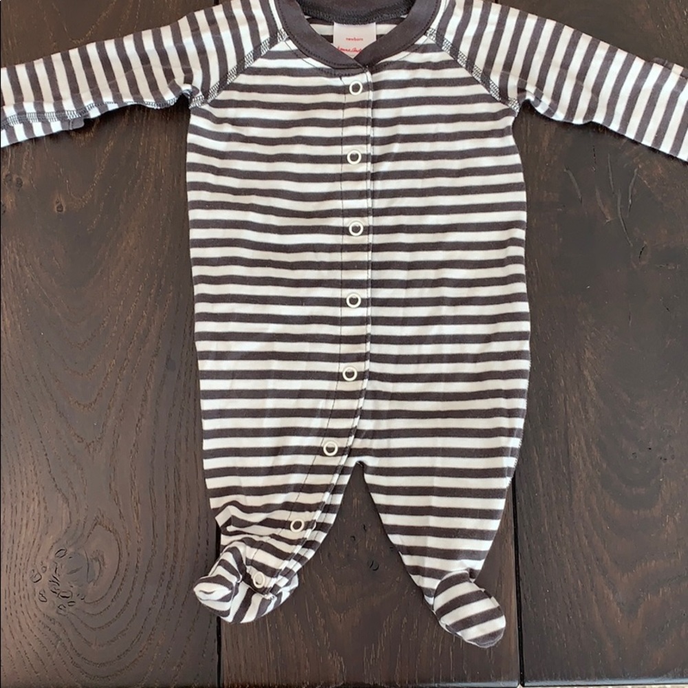 Hanna Andersson striped grey knit footie pajama